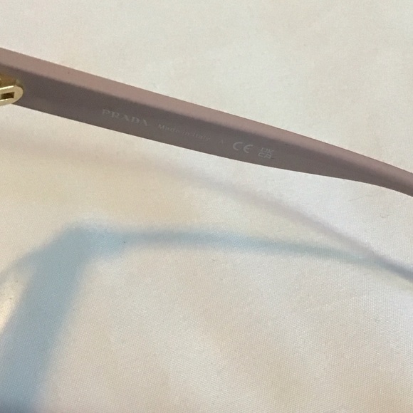 Elegant Mauve Tortoise Shell Glasses & Black Eyeglass Case - Picture 6 of 8